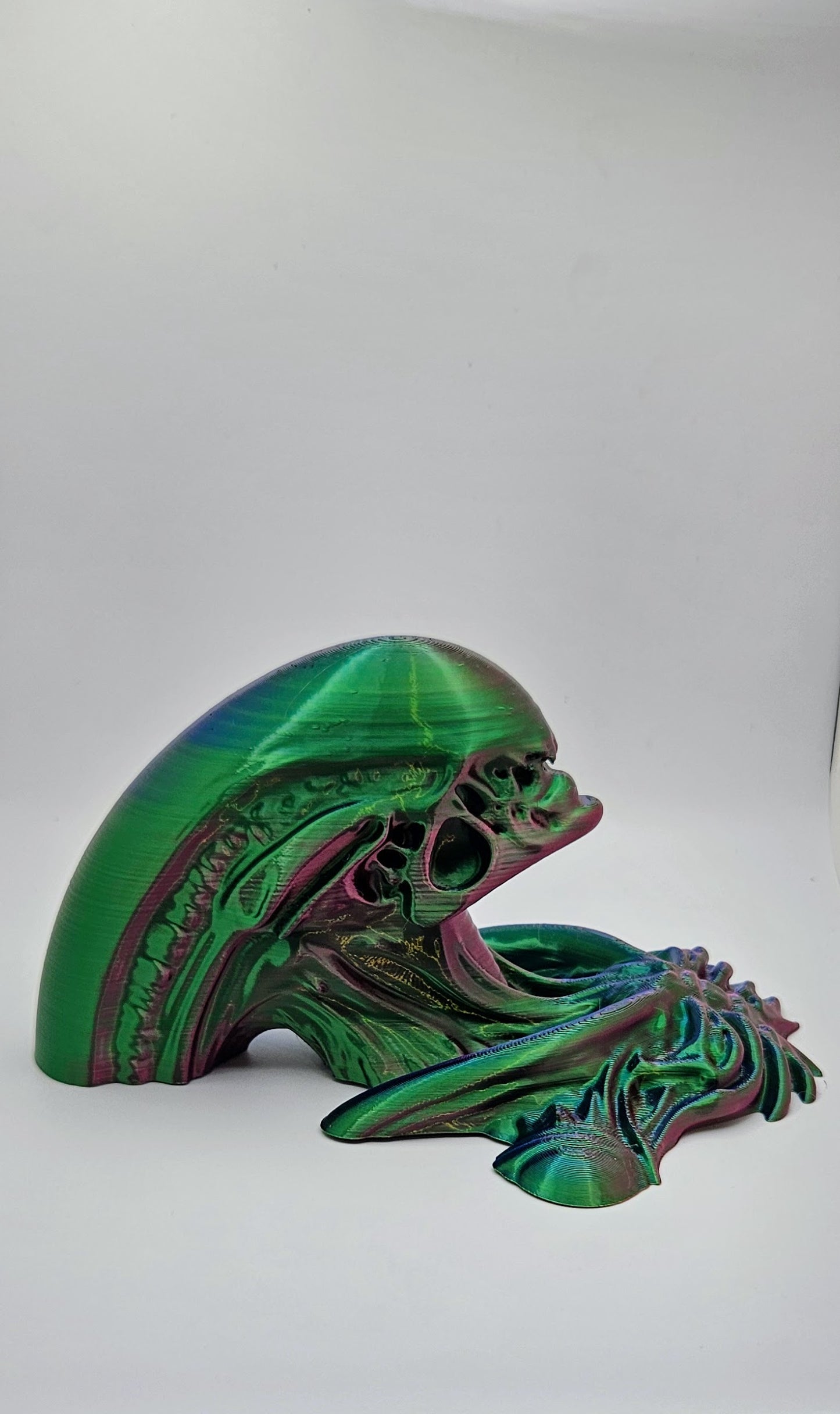 Alien Xenomorph Emerging Out Of The Wall with Mount