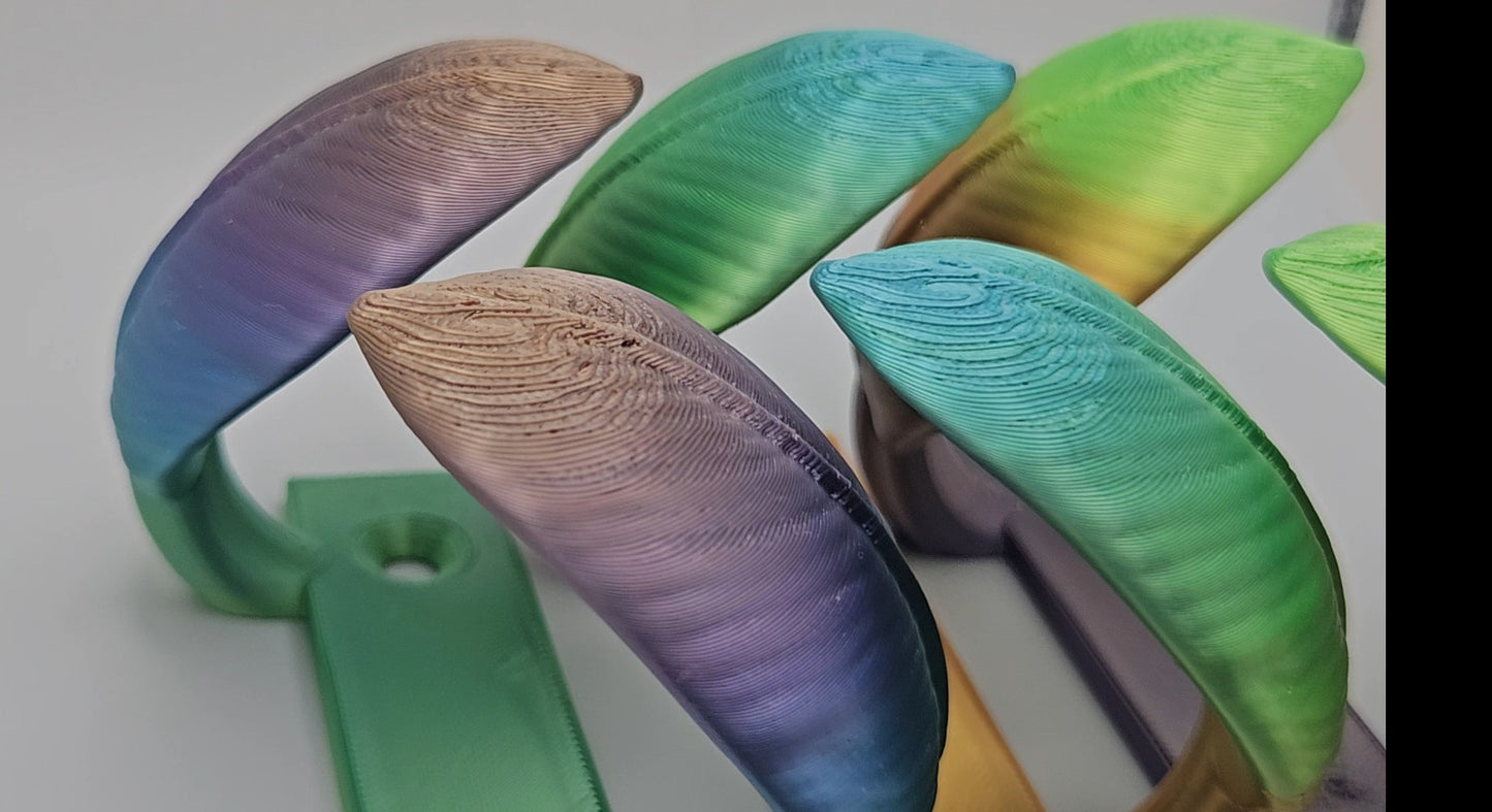 KekeKreations Leaf Curtain Holder - Forest Rainbow Colors - Durable Plastic Design for Elegant Window Accents - Stable & Easy Installation - 30g Weight - 4" Length